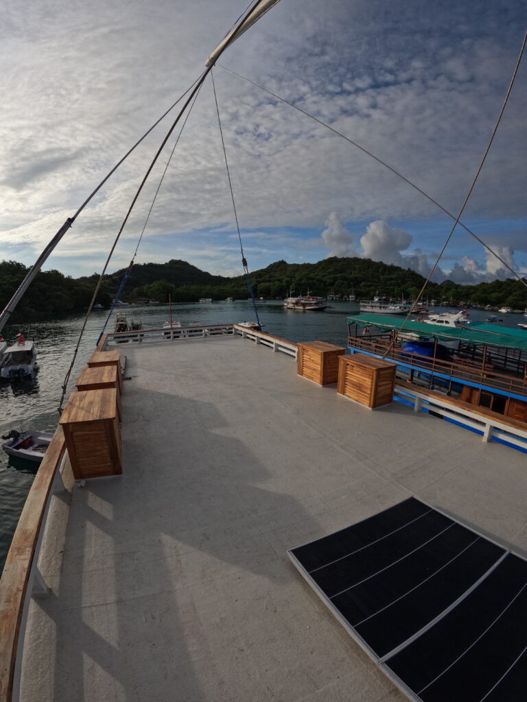 top deck lanakila cruise
